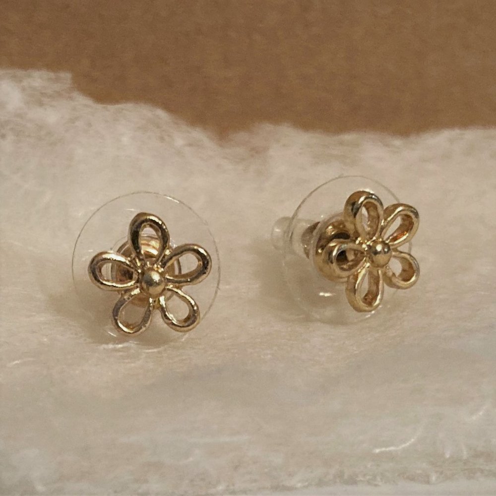 Darling Daisy Earrings